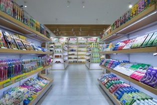 進(jìn)口日用品與韓國(guó)化妝品超市的經(jīng)營(yíng)策略